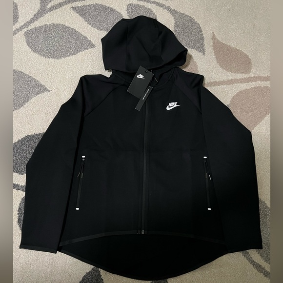 Nike Women’s NSW Tech Fleece Cape Hoodie - New - Picture 3 of 5